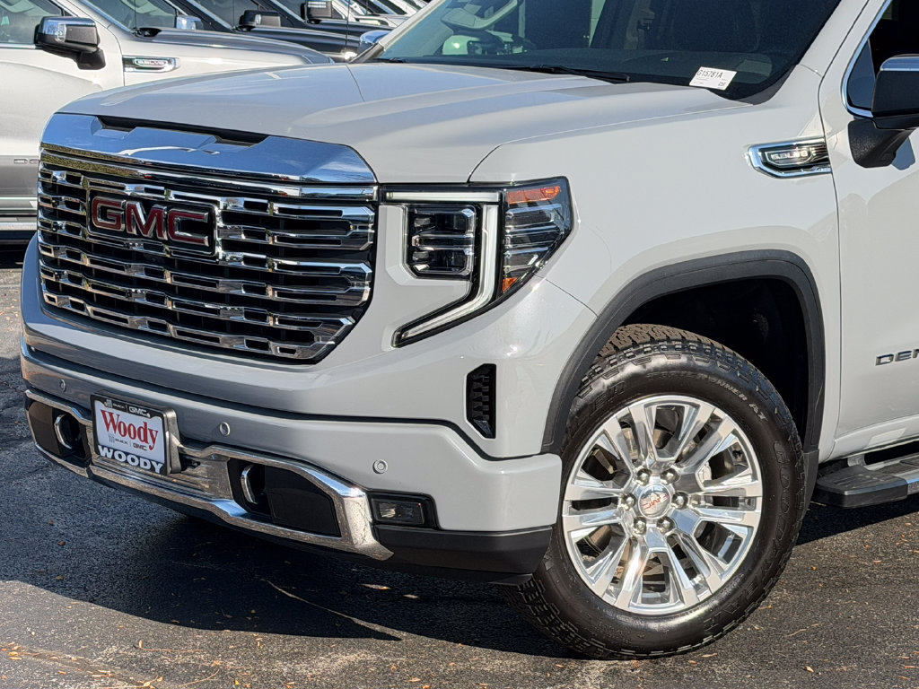 Used 2024 GMC Sierra 1500 Denali AWD/4WD image 4