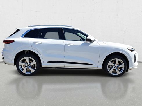 New 2026 Audi Q5 Premium Plus AWD/4WD image 4