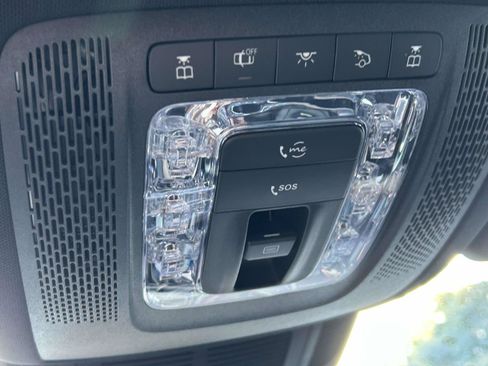 Certified 2025 Mercedes-Benz GLS 450 4MATIC image 39