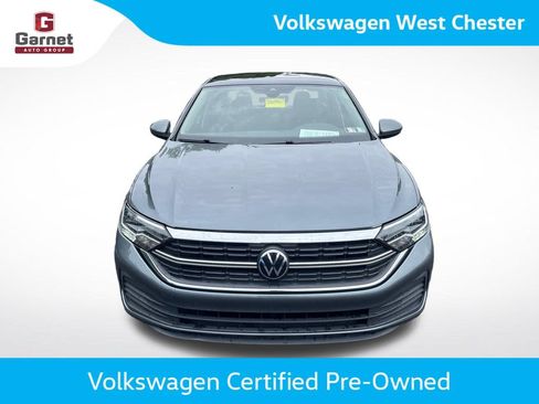 Certified 2024 Volkswagen Jetta SE w/ Panoramic Sunroof Package FWD image 9