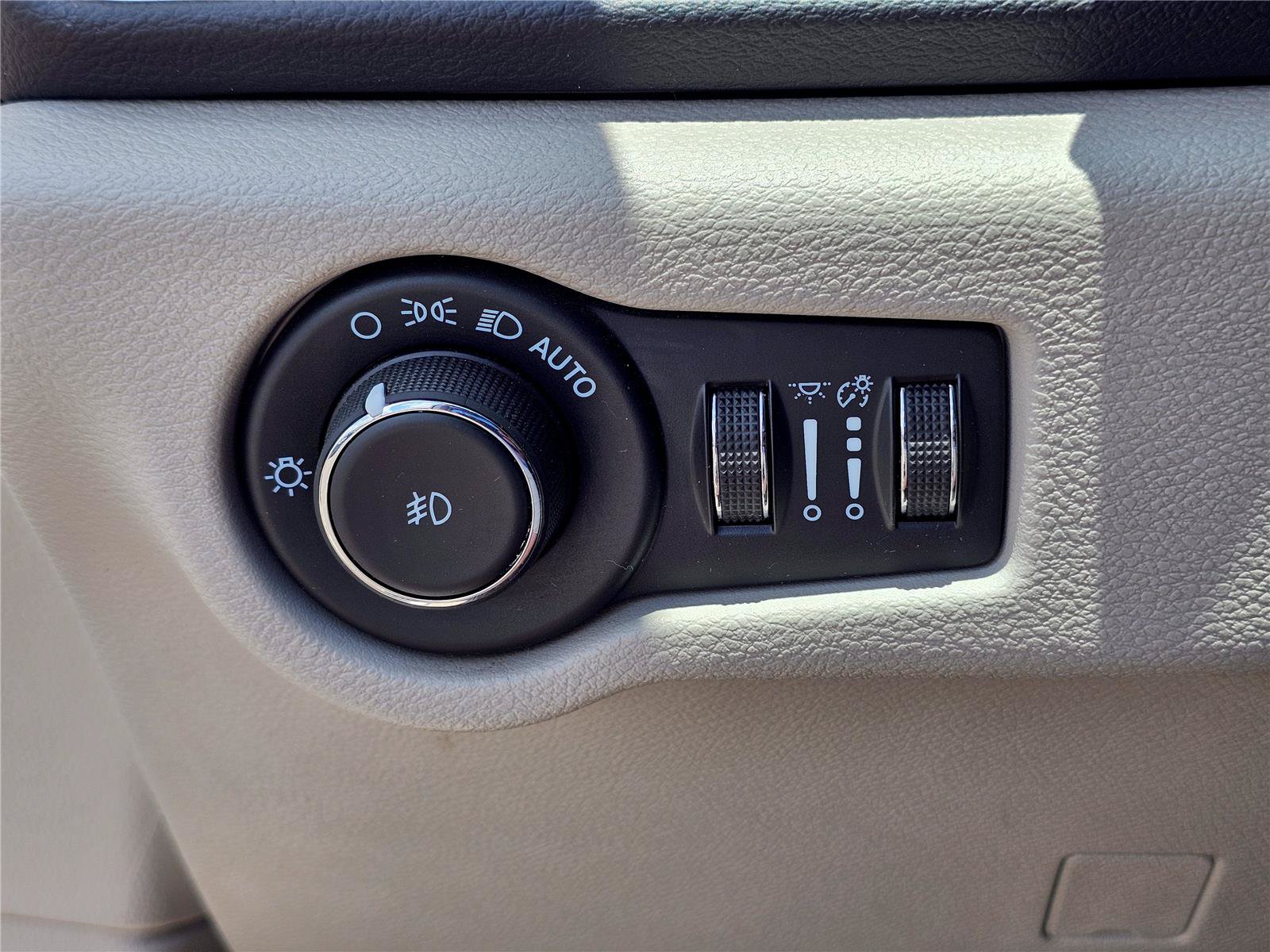 Used 2022 Chrysler Pacifica Touring-L FWD image 18