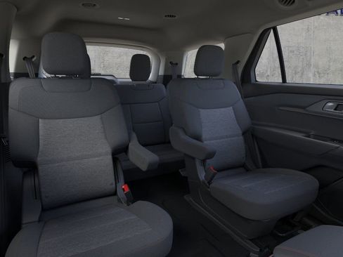 Used 2026 Ford Explorer Active AWD/4WD image 11