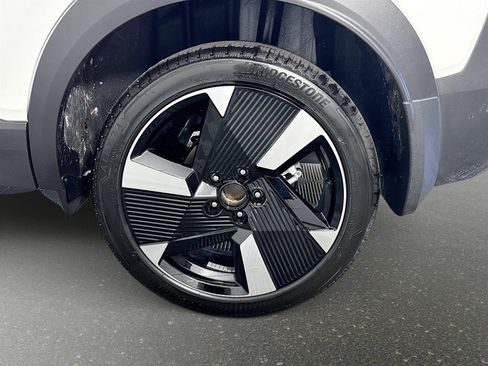 New 2026 Nissan Kicks SR image 28