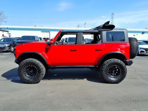 Used 2023 Ford Bronco Outer Banks w/ Sasquatch Package AWD/4WD image 2