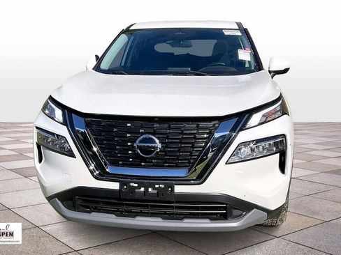 Used 2023 Nissan Rogue SV image 3