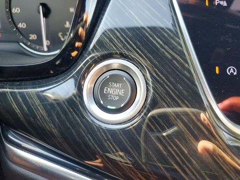 Certified 2022 Cadillac XT6 Premium Luxury image 33