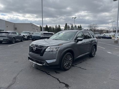 Certified 2023 Nissan Pathfinder SL w/ SL Premium Package image 3