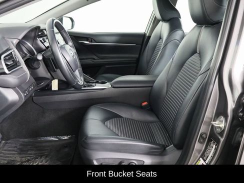 Used 2018 Toyota Camry SE image 13