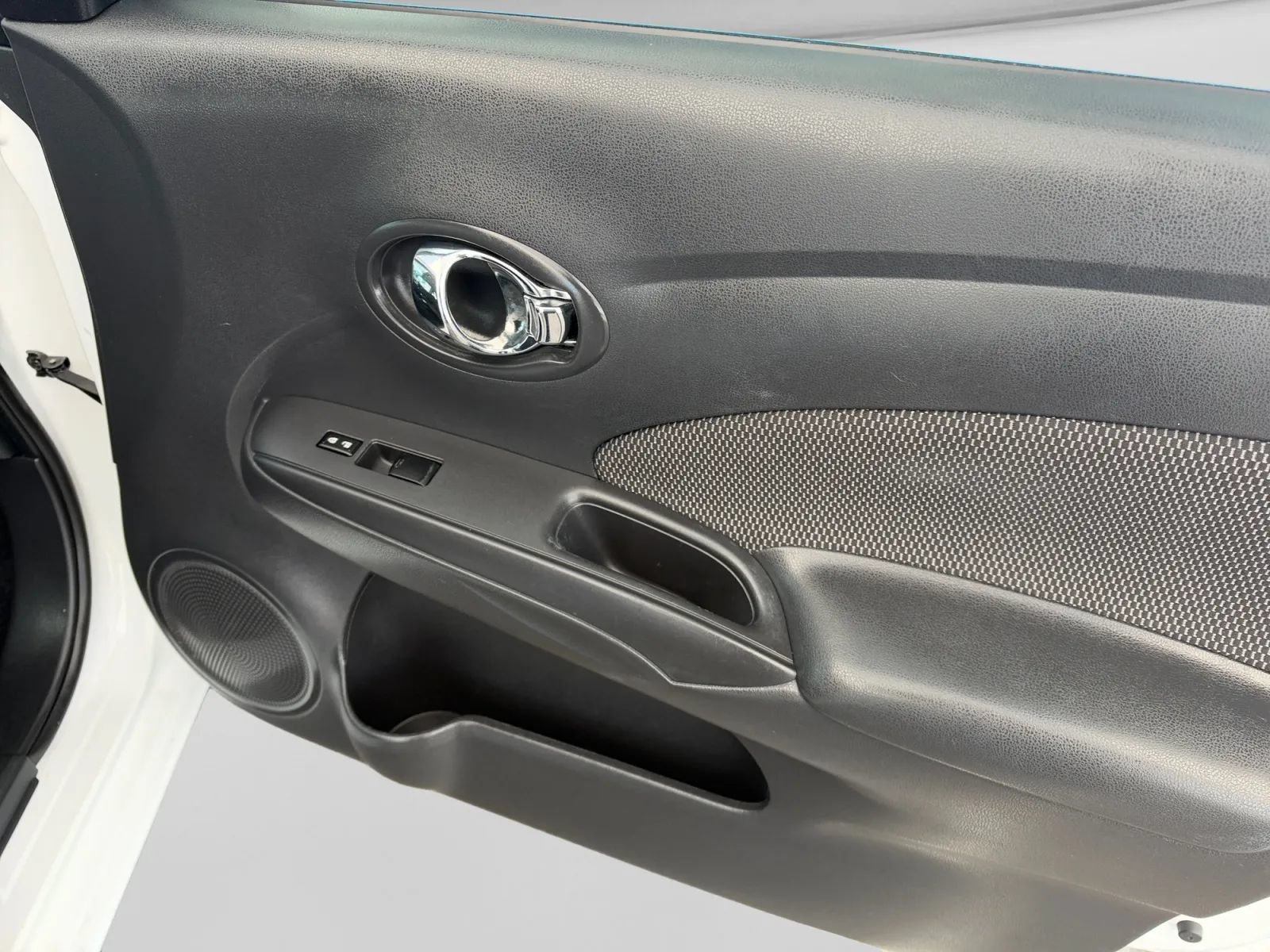 Used 2014 Nissan Versa SV FWD image 22