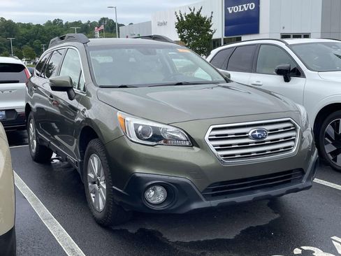 Used 2017 Subaru Outback 2.5i Premium AWD/4WD image 1