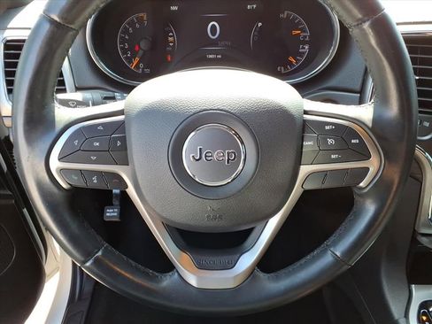 Used 2020 Jeep Grand Cherokee Laredo image 19