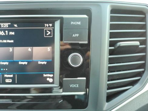 Used 2021 Volkswagen Atlas Cross Sport S FWD image 40