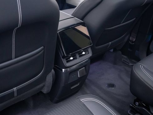 New 2027 Cadillac Vistiq Luxury AWD/4WD image 16