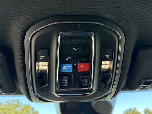 New 2025 Jeep Grand Cherokee L Laredo w/ Luxury Tech Group I image 24