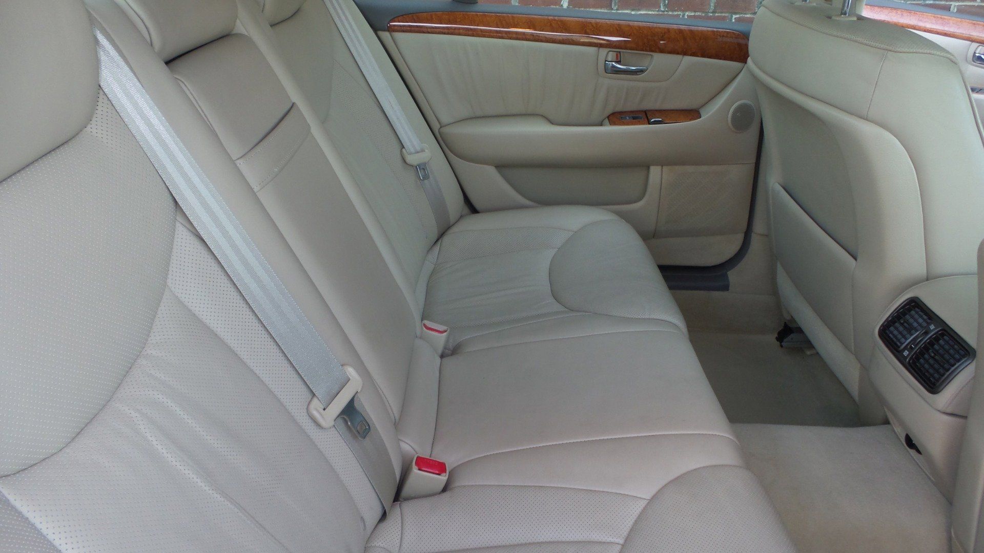 Used 2004 Lexus LS 430 RWD image 89
