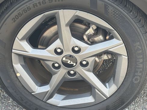Used 2025 Kia K4 FWD image 25