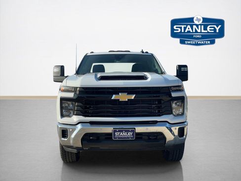 Used 2025 Chevrolet Silverado 3500 W/T w/ WT/CX Safety Package AWD/4WD image 2