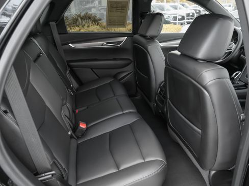 Used 2025 Cadillac XT5 Luxury FWD image 38
