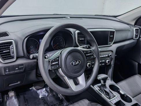 Used 2022 Kia Sportage LX image 12