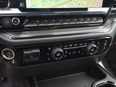 Used 2022 Chevrolet Silverado 1500 ZR2 w/ Technology Package image 31