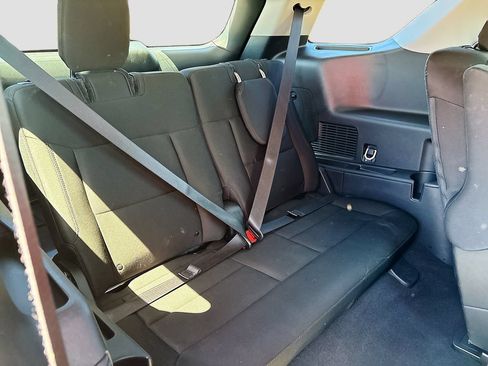 Used 2024 Ford Explorer XLT AWD/4WD image 26