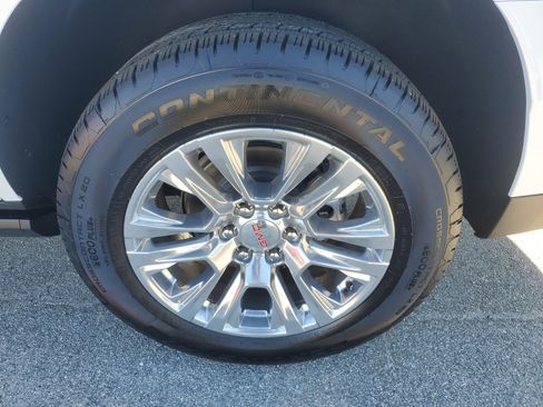 New 2026 GMC Yukon Denali w/ Sun & Power Step Package image 7