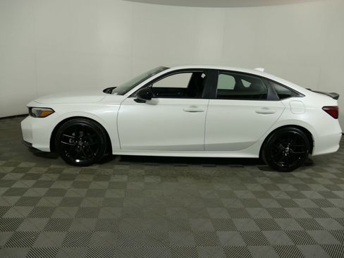 Used 2025 Honda Civic Sport image 4