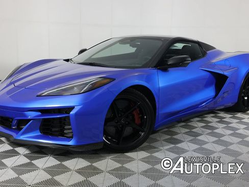 Used 2025 Chevrolet Corvette E-Ray w/ Stealth Interior Trim Package AWD/4WD image 2