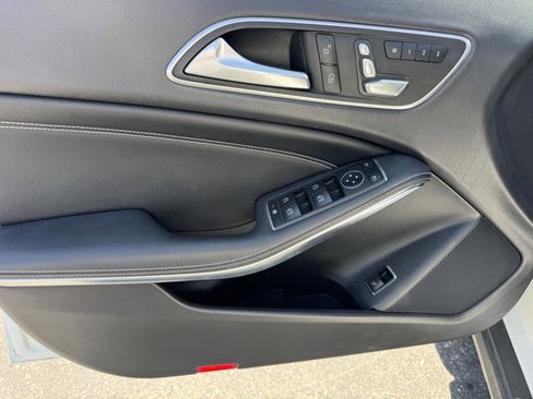 Used 2020 Mercedes-Benz GLA 250 w/ Convenience Package image 14
