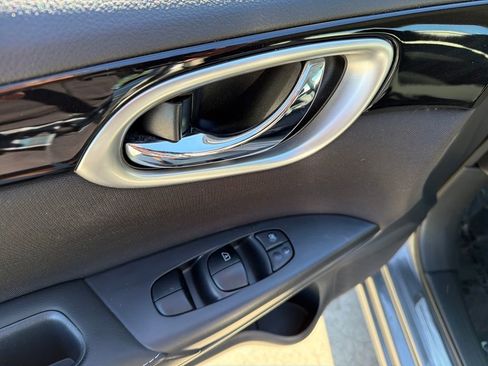 Used 2019 Nissan Sentra SV image 17