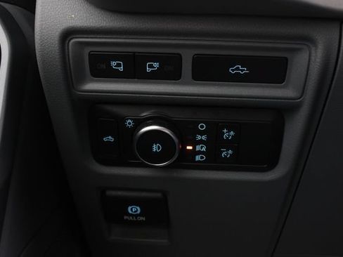 Used 2022 Ford F150 XLT w/ Equipment Group 302A High AWD/4WD image 9