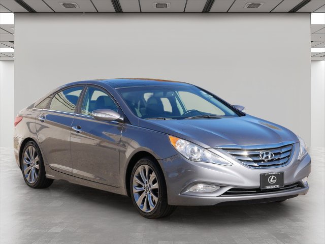 Used 2012 Hyundai Sonata Limited FWD image 1