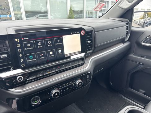 Used 2024 GMC Sierra 1500 SLT image 23