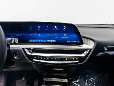 Used 2024 Cadillac Lyriq Luxury image 22