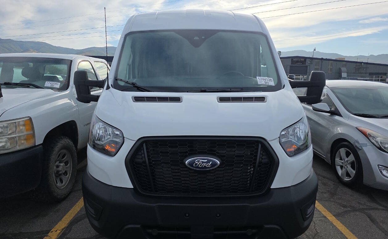 Used 2025 Ford Transit 350 148 Medium Roof AWD image 5