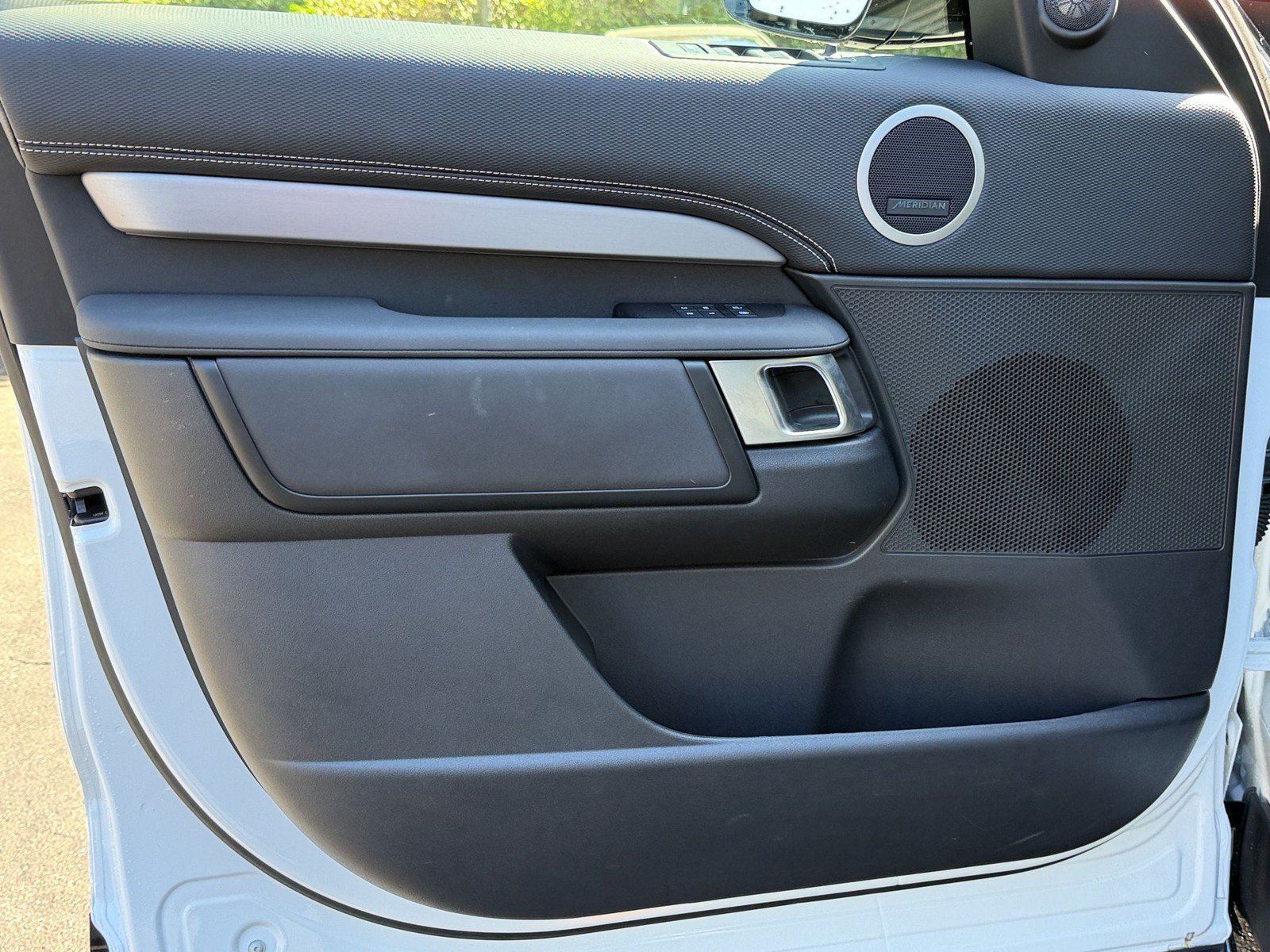 New 2026 Land Rover Discovery Limited Edition AWD/4WD image 14