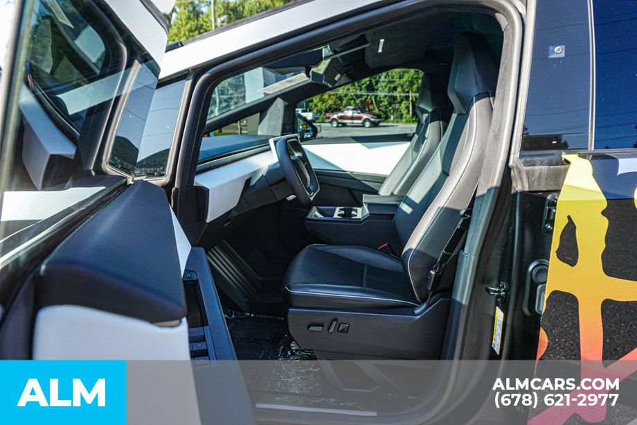 Used 2024 Tesla Cybertruck AWD Crew Cab image 21