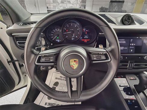 Certified 2024 Porsche Macan AWD/4WD image 20