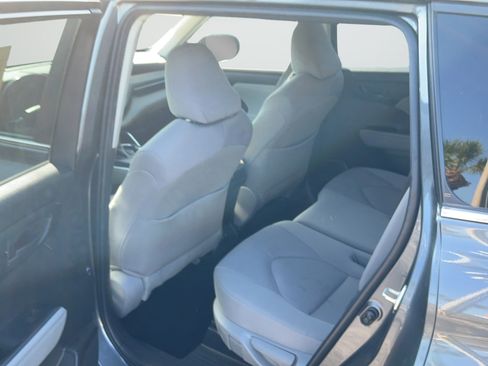 Used 2023 Toyota Highlander LE AWD/4WD image 26