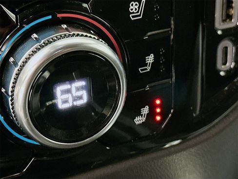 Used 2025 GMC Sierra 1500 SLT image 21