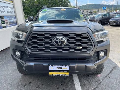 Used 2020 Toyota Tacoma TRD Sport AWD/4WD image 8