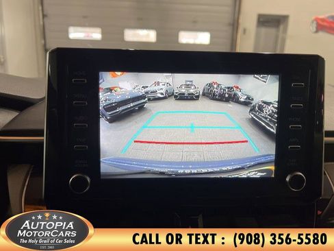 Used 2020 Toyota Corolla LE image 25