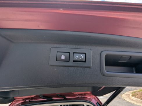 Used 2019 Subaru Forester Limited image 16