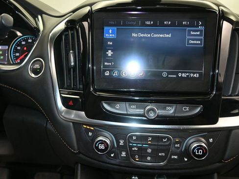 Used 2021 Chevrolet Traverse Premier w/ Redline Edition FWD image 14