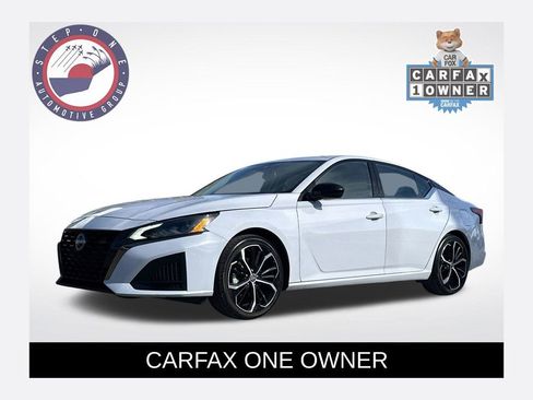 Used 2024 Nissan Altima 2.5 SR image 1