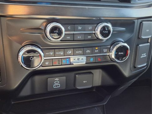 Used 2024 Ford F250 Lariat w/ Chrome Package AWD/4WD image 8