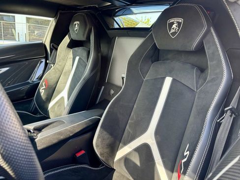 Used 2020 Lamborghini Aventador SVJ image 26