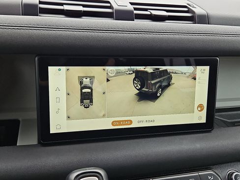 Used 2023 Land Rover Defender 110 image 15