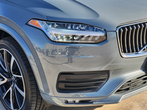 Used 2022 Volvo XC90 T6 Momentum w/ Advanced Package image 5