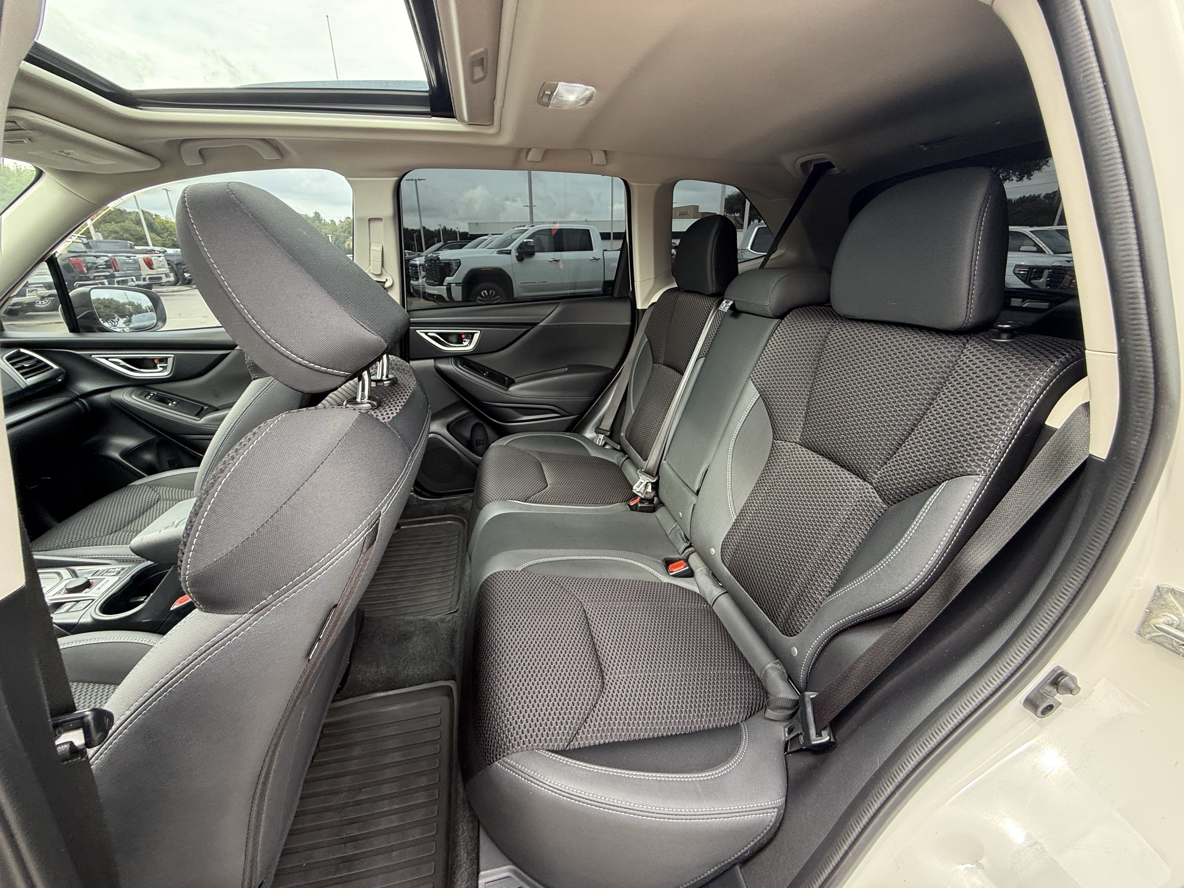 Used 2020 Subaru Forester Premium AWD/4WD image 32